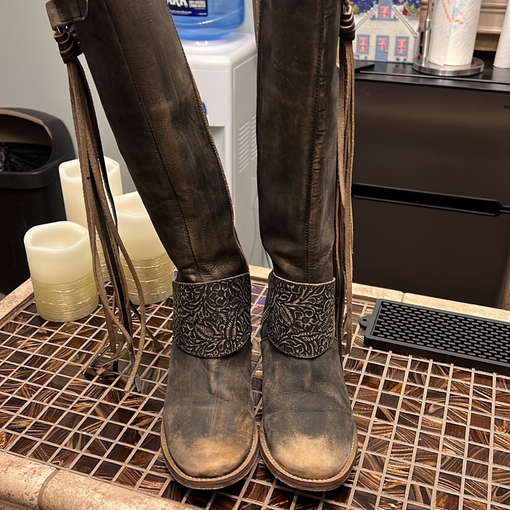 Leather Cow girl Grey  fringe boots. 🤠 - Picture 6 of 9